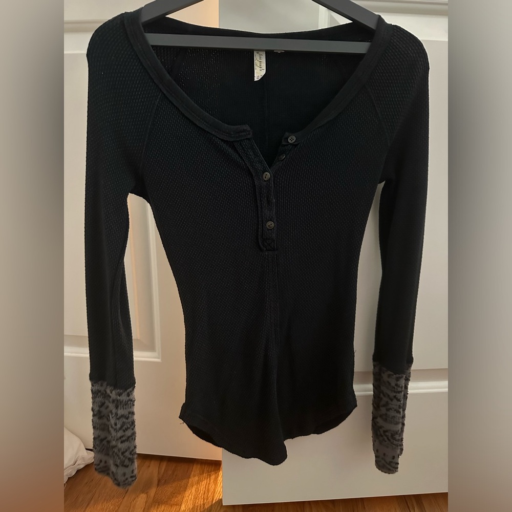 FREE PEOPLE THERMAL HENLEY